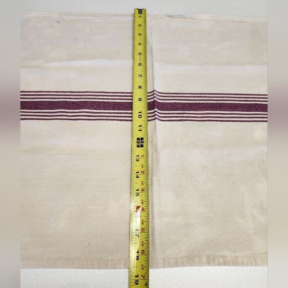 Bath & Body Works 3-wick candle holder, metallic w/ wine & grapes design - Picture 11 of 16